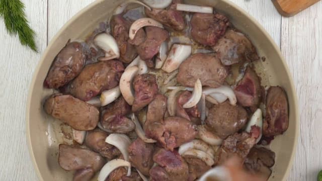 كبدة دجاج بالرمان والليمون